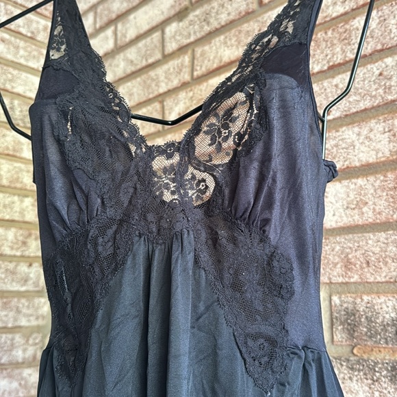 Nos Vintage Olga M Body silk black nylon Full Gown Sweep Oldstock - Picture 4 of 11